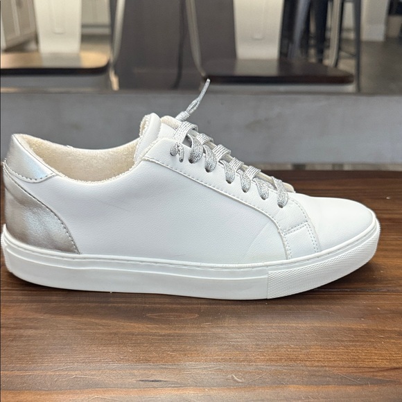 Steve Madden White and Silver Sneakers Size 9.5 Shoes - Picture 7 of 16
